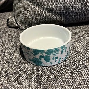 NWT Paw & Tail Tye Dye Small Dog Bowl